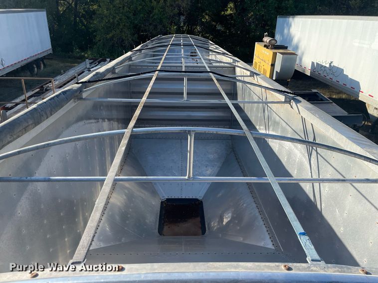 image for item NX9802 2017 Wilson DWH-650  grain trailer