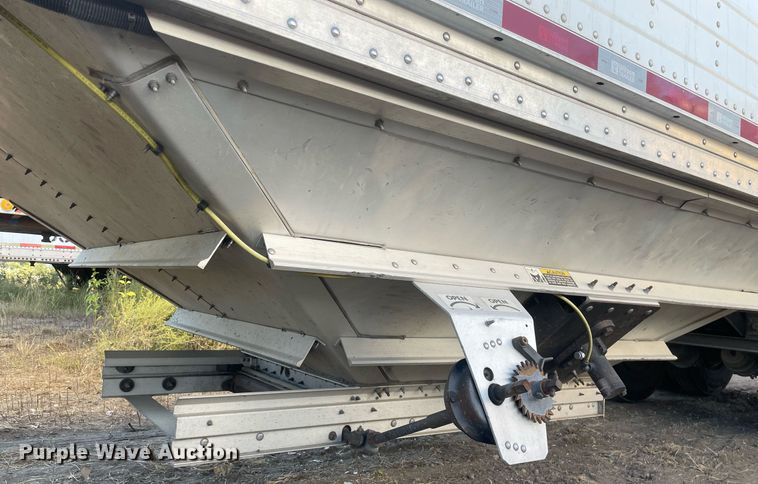image for item NX9802 2017 Wilson DWH-650  grain trailer