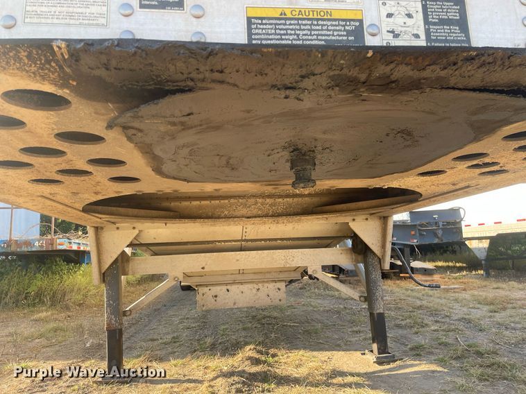 image for item NX9802 2017 Wilson DWH-650  grain trailer