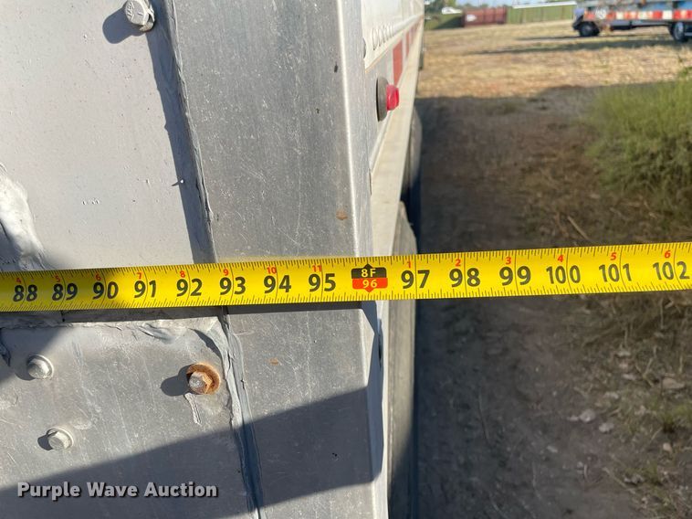 image for item NX9802 2017 Wilson DWH-650  grain trailer