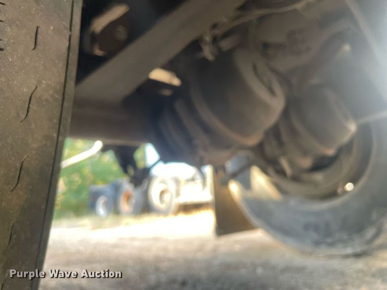 image for item NX9802 2017 Wilson DWH-650  grain trailer