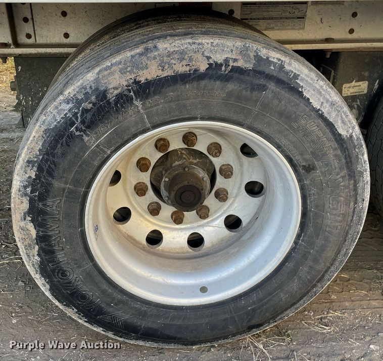 image for item NX9802 2017 Wilson DWH-650  grain trailer