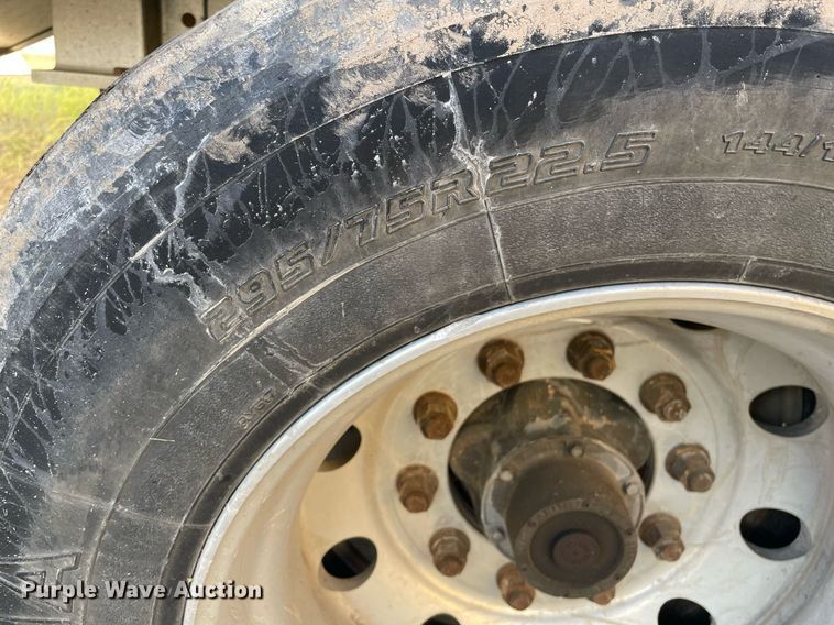 image for item NX9802 2017 Wilson DWH-650  grain trailer