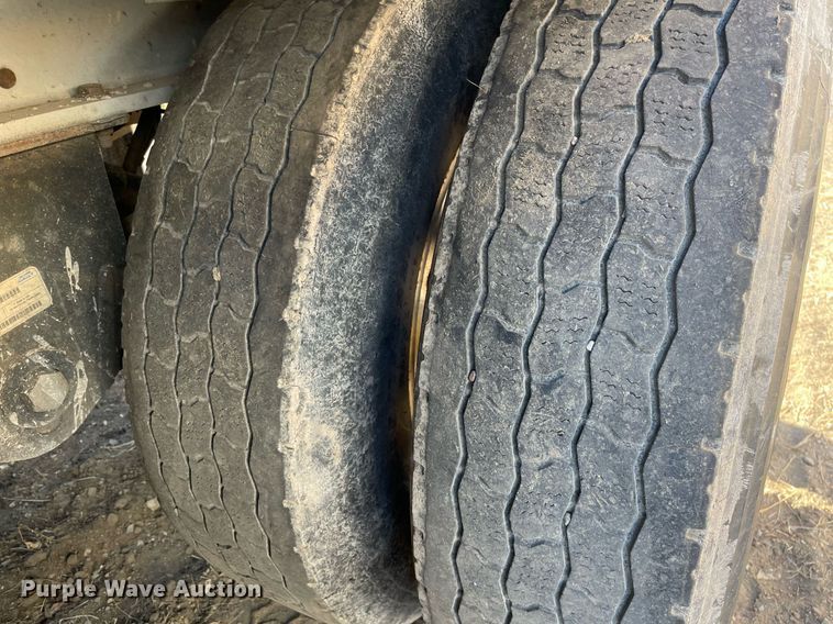 image for item NX9802 2017 Wilson DWH-650  grain trailer