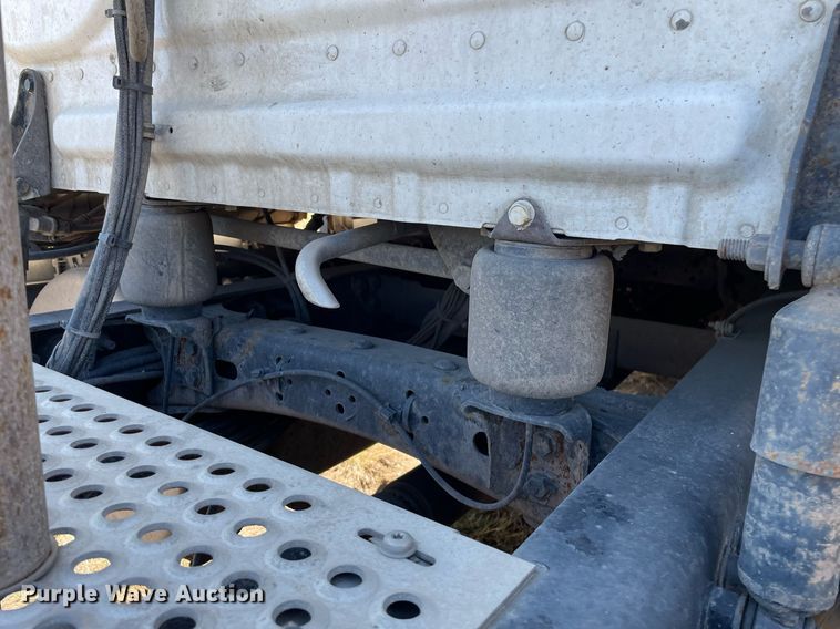 image for item NX9803 2014 Freightliner Cascadia  semi truck