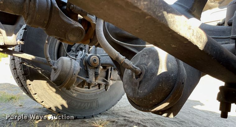 image for item NX9803 2014 Freightliner Cascadia  semi truck