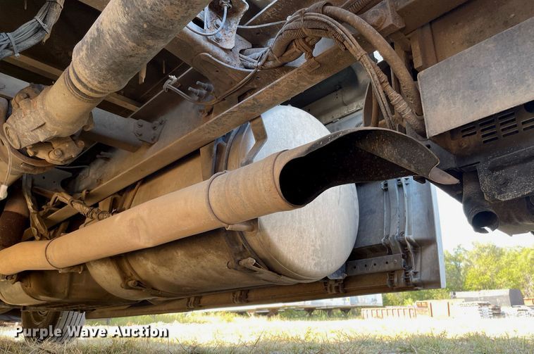 image for item NX9803 2014 Freightliner Cascadia  semi truck