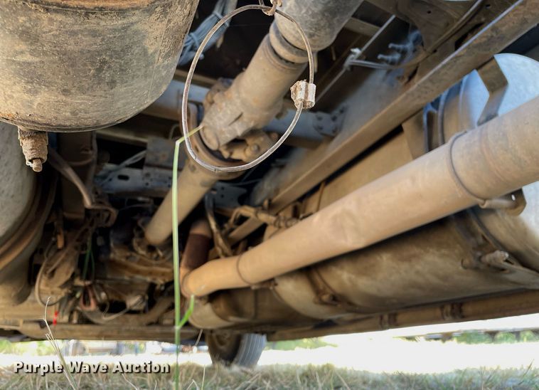 image for item NX9803 2014 Freightliner Cascadia  semi truck