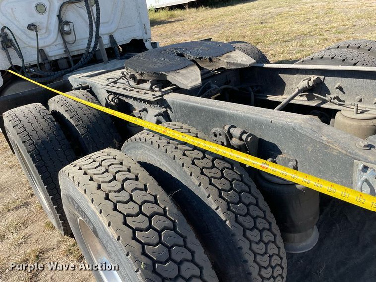 image for item NX9803 2014 Freightliner Cascadia  semi truck