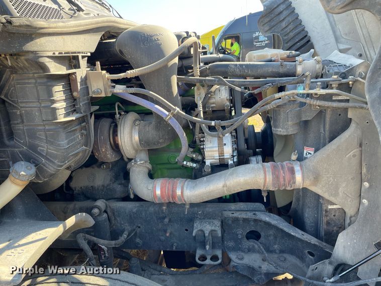 image for item NX9803 2014 Freightliner Cascadia  semi truck