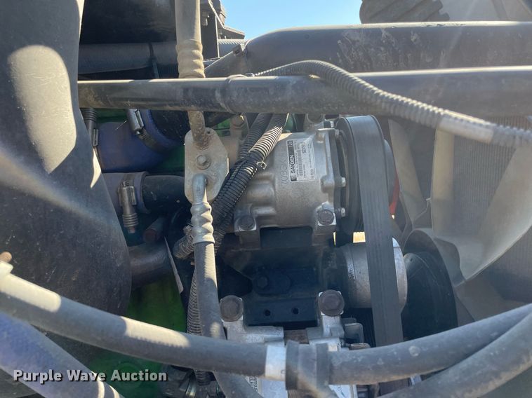 image for item NX9803 2014 Freightliner Cascadia  semi truck