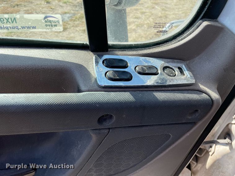 image for item NX9803 2014 Freightliner Cascadia  semi truck