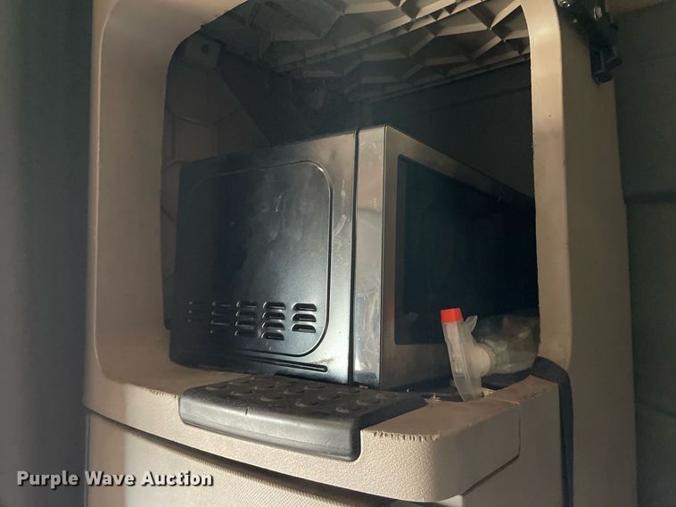 image for item NX9803 2014 Freightliner Cascadia  semi truck