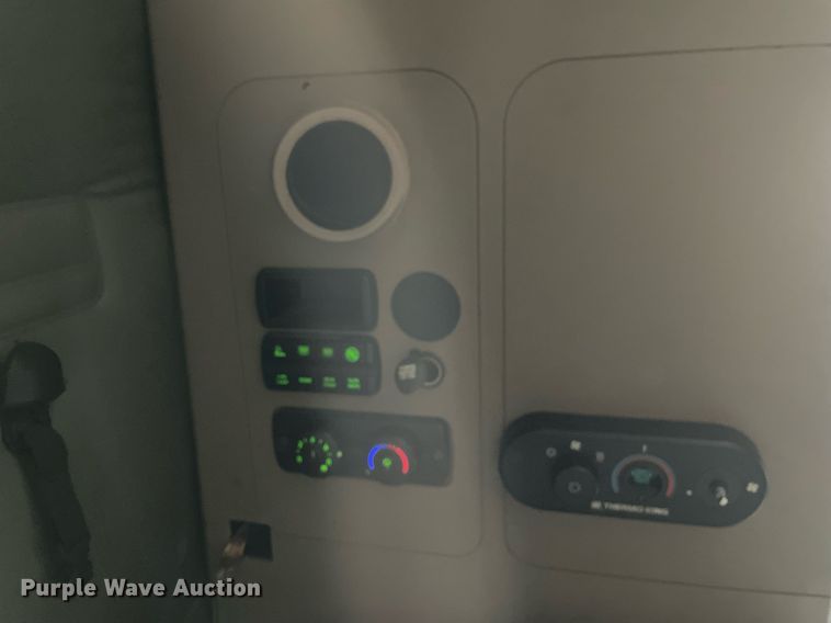 image for item NX9803 2014 Freightliner Cascadia  semi truck