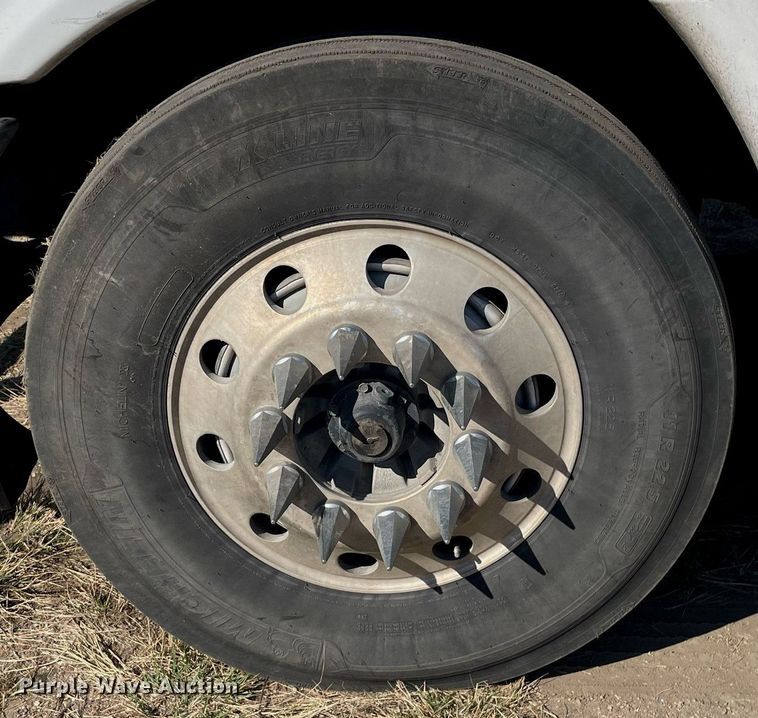 image for item NX9803 2014 Freightliner Cascadia  semi truck