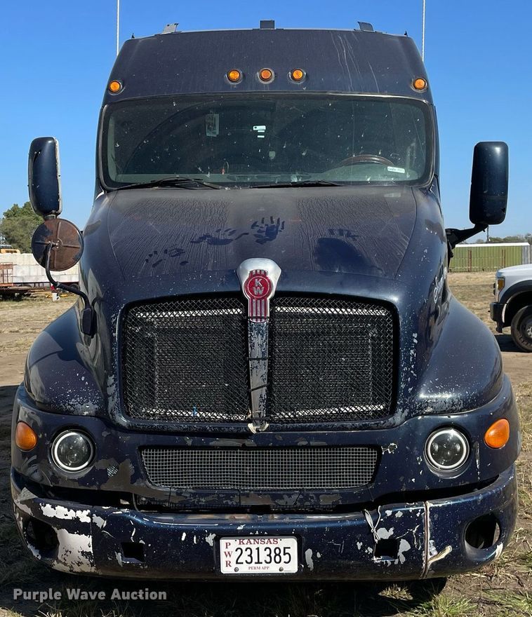 image for item NX9804 2010 Kenworth T2000  semi truck