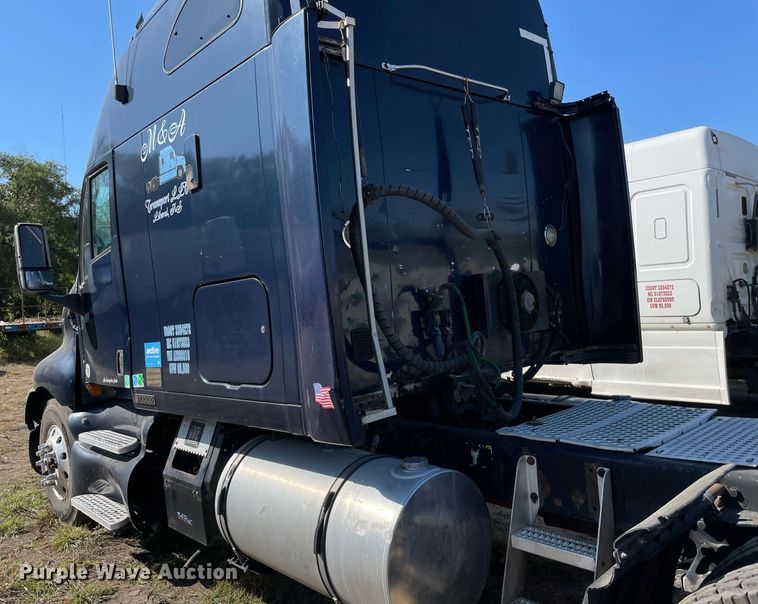 image for item NX9804 2010 Kenworth T2000  semi truck