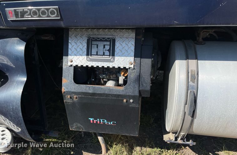 image for item NX9804 2010 Kenworth T2000  semi truck