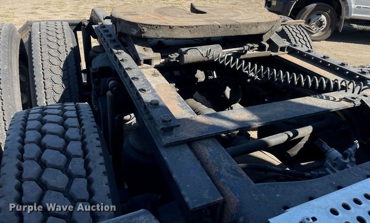 image for item NX9804 2010 Kenworth T2000  semi truck