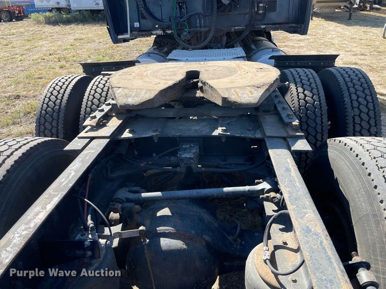 image for item NX9804 2010 Kenworth T2000  semi truck