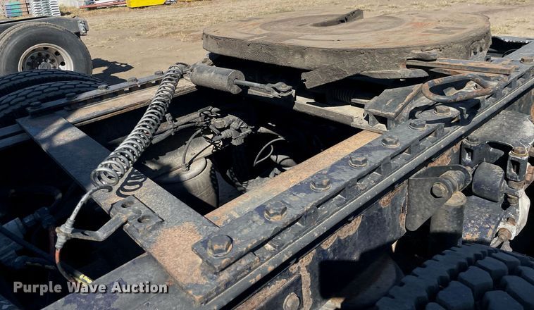 image for item NX9804 2010 Kenworth T2000  semi truck