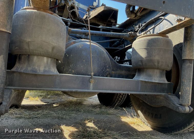 image for item NX9804 2010 Kenworth T2000  semi truck