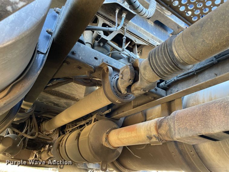 image for item NX9804 2010 Kenworth T2000  semi truck