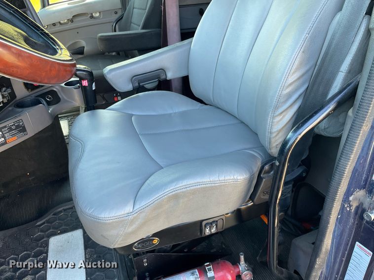 image for item NX9804 2010 Kenworth T2000  semi truck