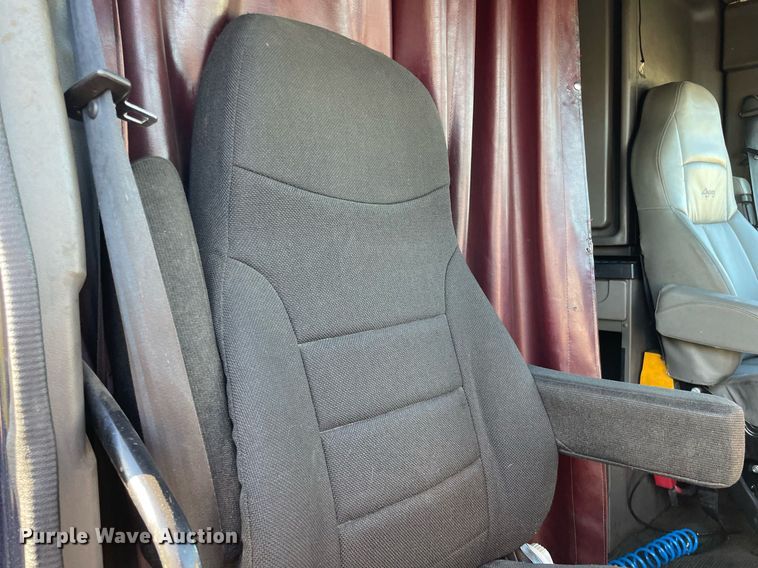 image for item NX9804 2010 Kenworth T2000  semi truck