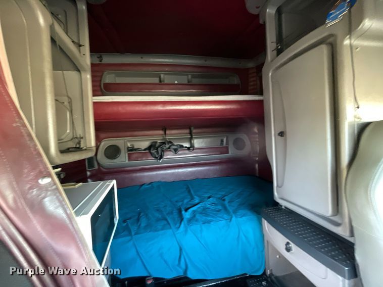 image for item NX9804 2010 Kenworth T2000  semi truck