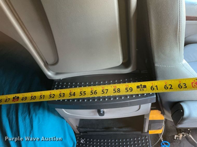 image for item NX9804 2010 Kenworth T2000  semi truck