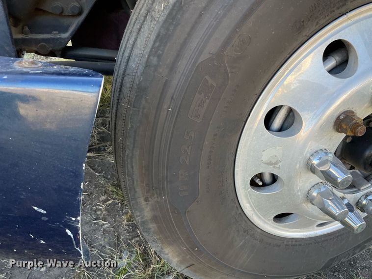 image for item NX9804 2010 Kenworth T2000  semi truck