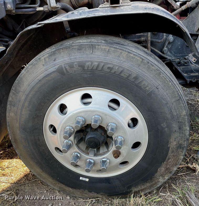 image for item NX9804 2010 Kenworth T2000  semi truck