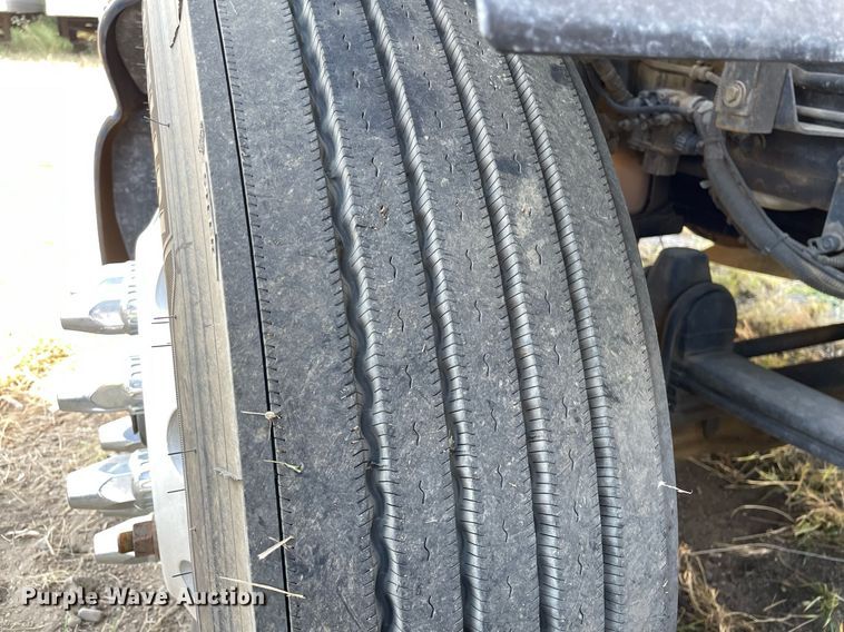 image for item NX9804 2010 Kenworth T2000  semi truck