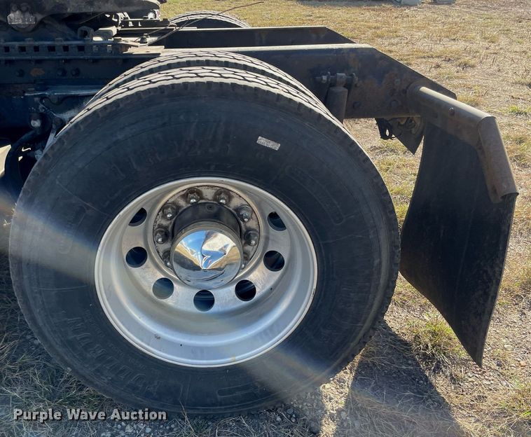 image for item NX9804 2010 Kenworth T2000  semi truck