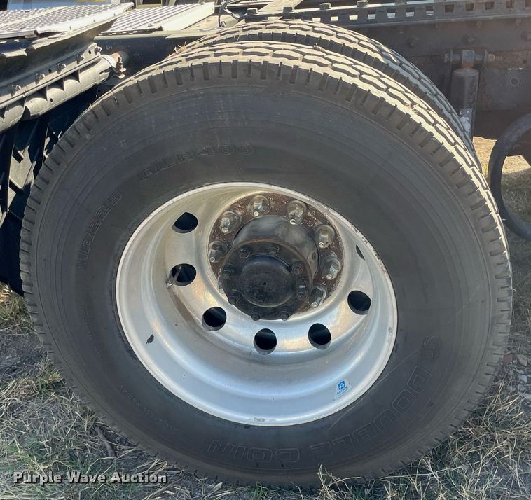 image for item NX9804 2010 Kenworth T2000  semi truck