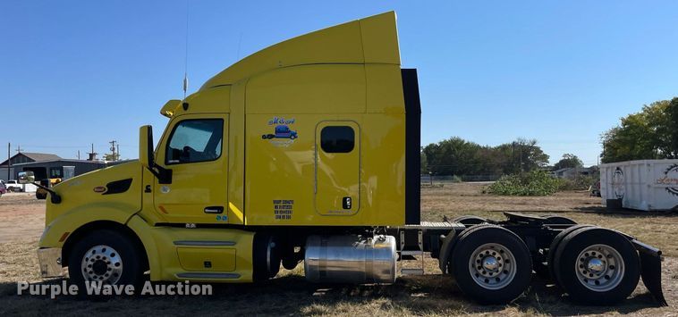 image for item NX9805 2017 Peterbilt 579  semi truck