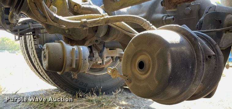 image for item NX9805 2017 Peterbilt 579  semi truck