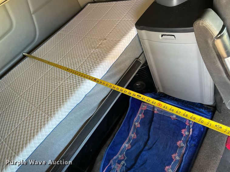 image for item NX9805 2017 Peterbilt 579  semi truck