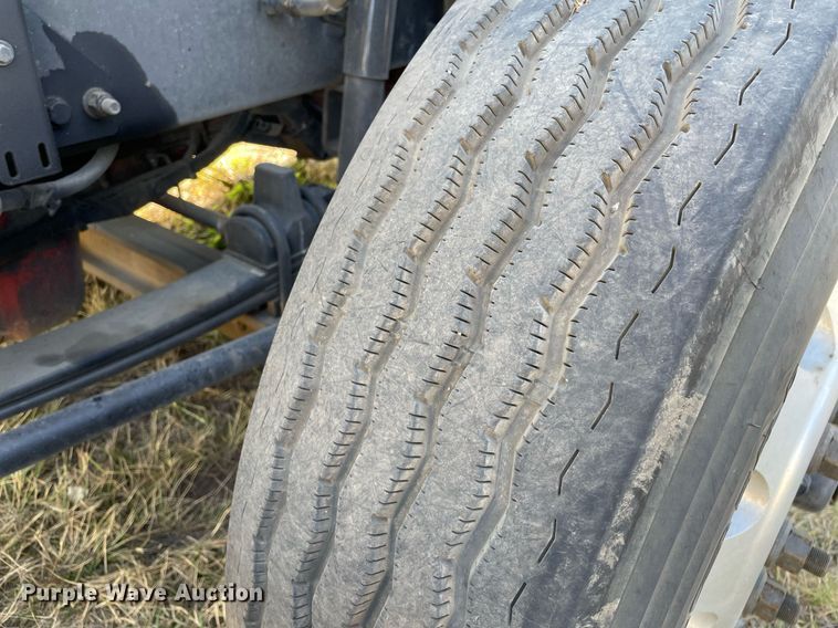 image for item NX9805 2017 Peterbilt 579  semi truck