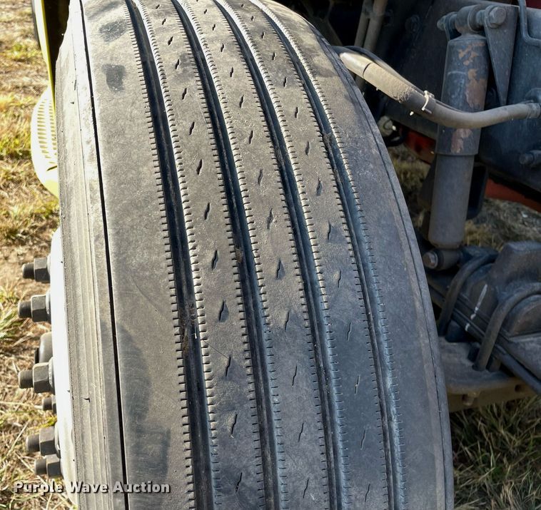 image for item NX9805 2017 Peterbilt 579  semi truck