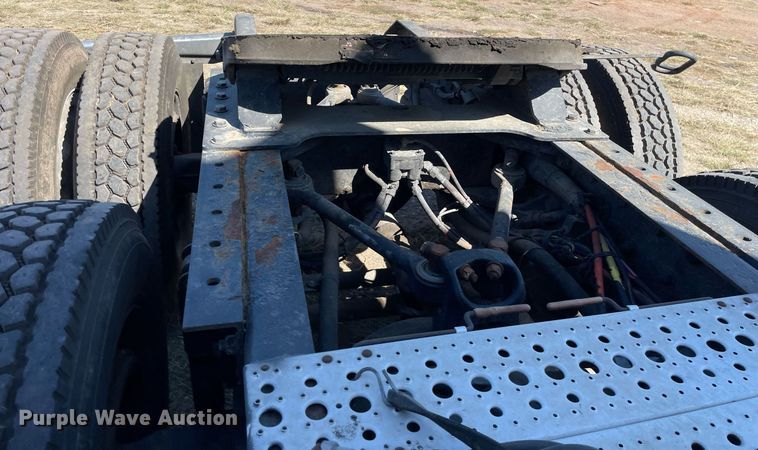 image for item NX9806 2006 Kenworth T600  semi truck