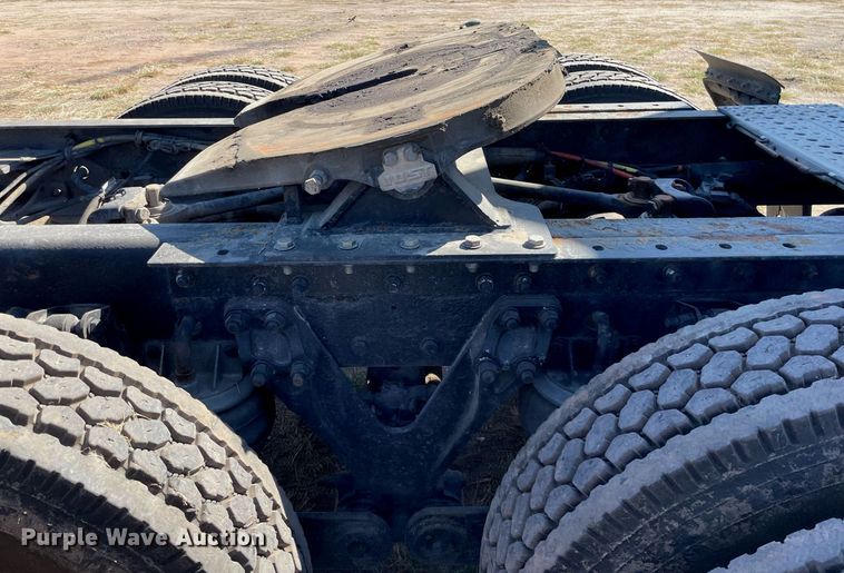 image for item NX9806 2006 Kenworth T600  semi truck