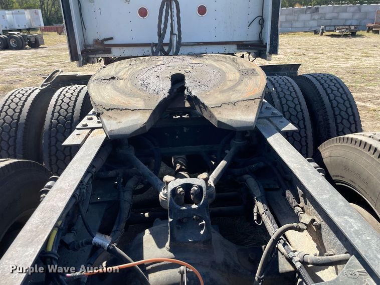 image for item NX9806 2006 Kenworth T600  semi truck