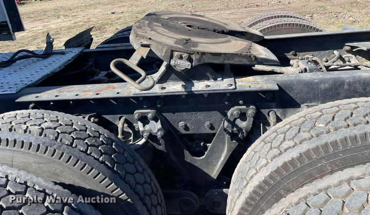 image for item NX9806 2006 Kenworth T600  semi truck