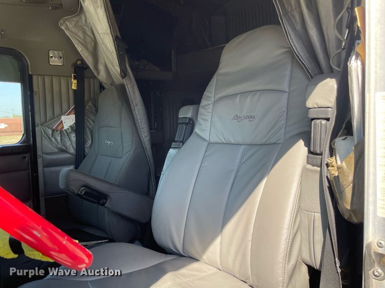 image for item NX9806 2006 Kenworth T600  semi truck