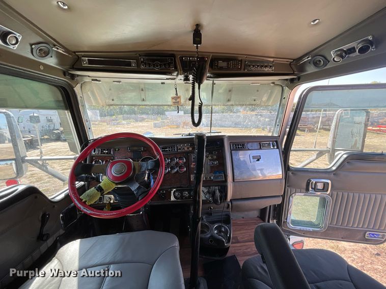 image for item NX9806 2006 Kenworth T600  semi truck