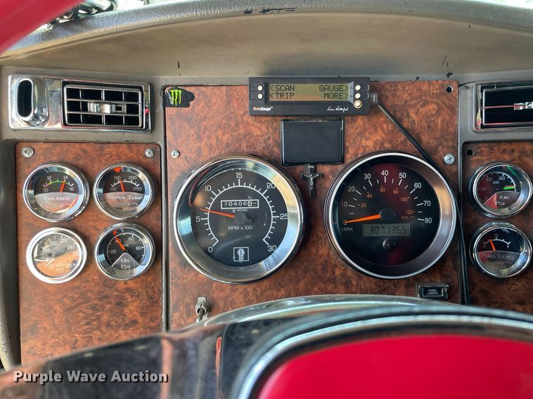 image for item NX9806 2006 Kenworth T600  semi truck