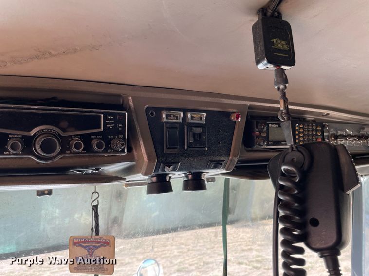 image for item NX9806 2006 Kenworth T600  semi truck