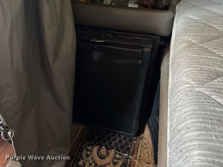 image for item NX9806 2006 Kenworth T600  semi truck